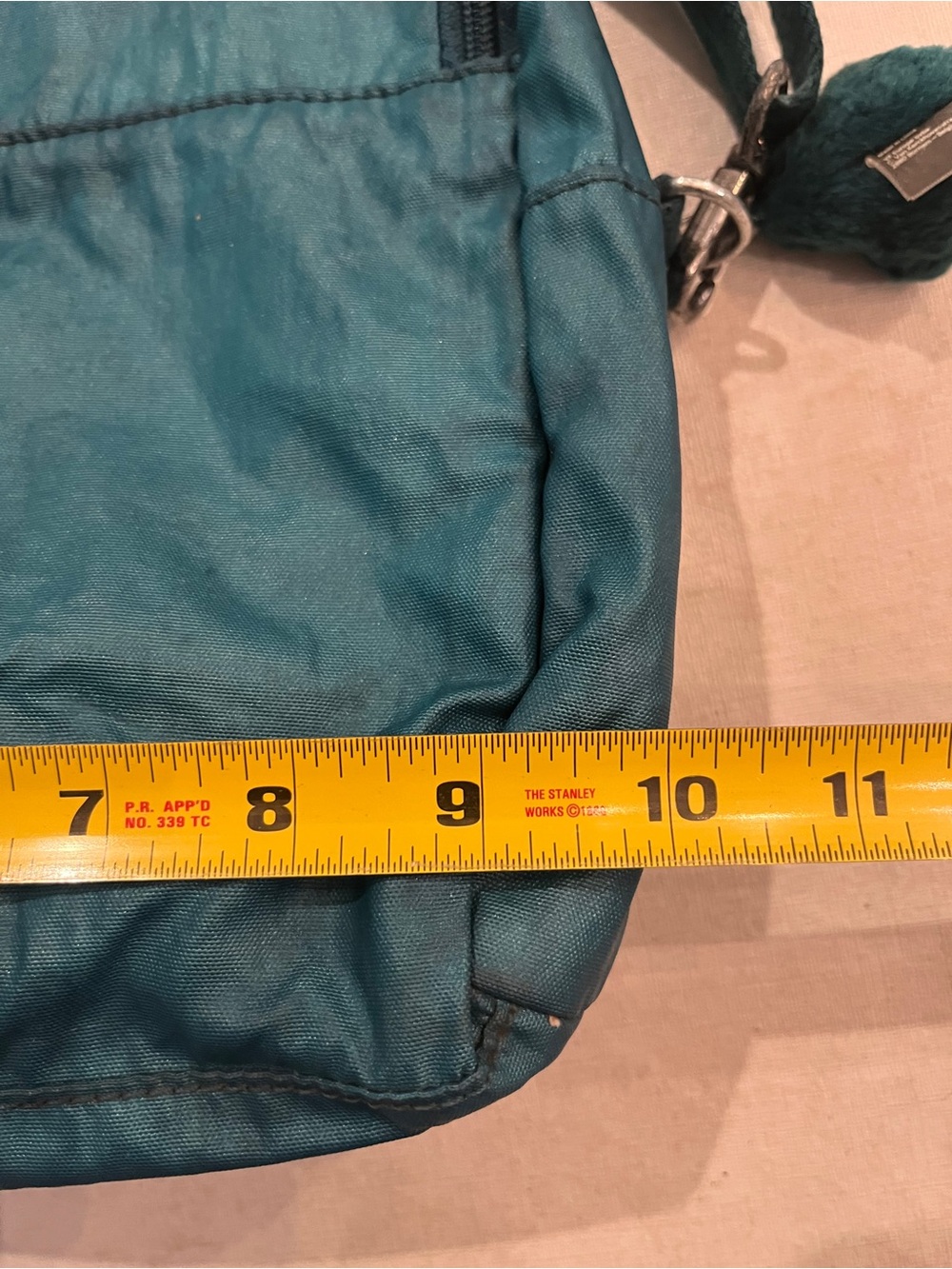 Vintage Kipling Teal Green Nylon insulated lunch box with Crossbody strap. GUC! - Picture 7 of 8